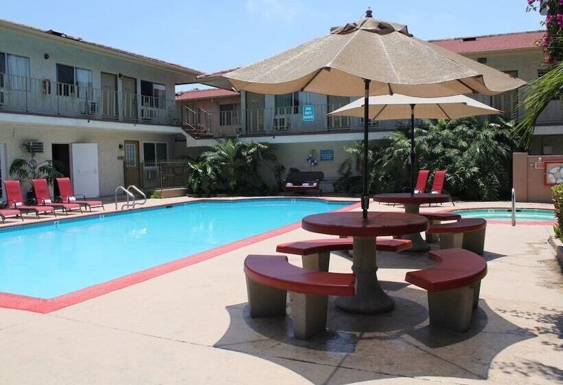 هتل California Suites