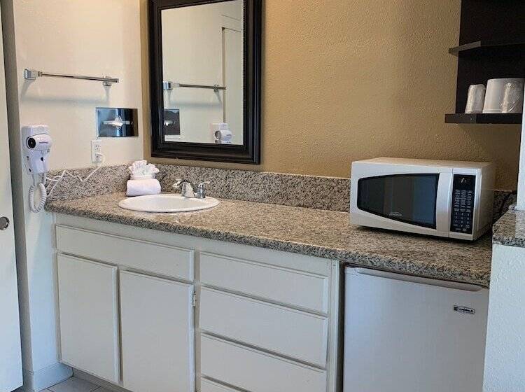هتل California Suites