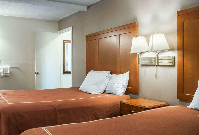 هتل Castle Inn & Suites Niagara Falls