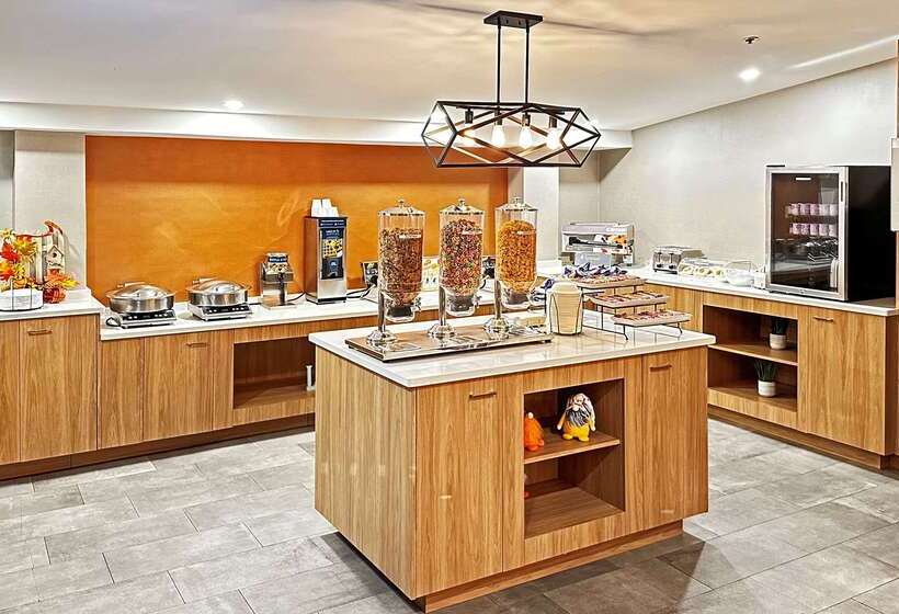 فندق Clarion Inn