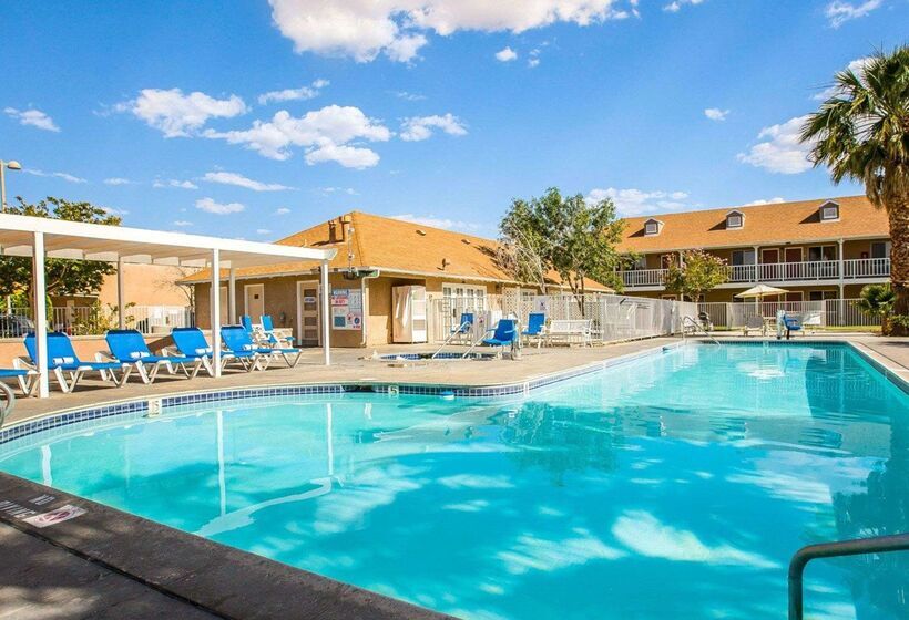 호텔 Clarion Inn Near China Lake Naval Station
