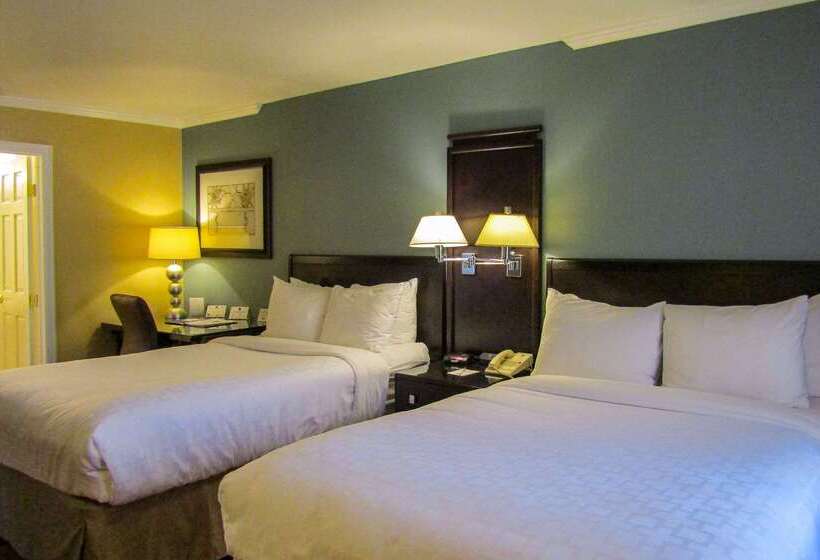 호텔 Clarion Inn Near China Lake Naval Station
