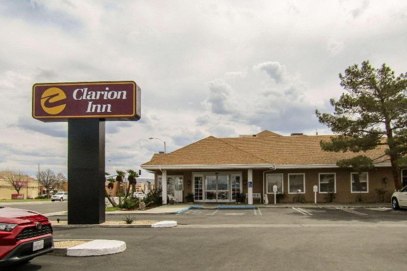 호텔 Clarion Inn Near China Lake Naval Station