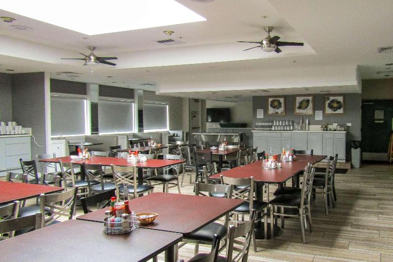 호텔 Clarion Inn Near China Lake Naval Station