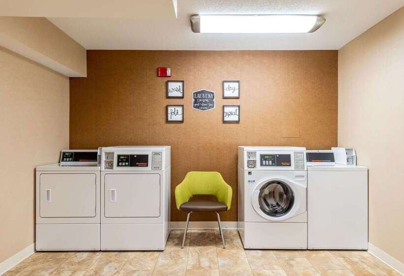 בית מלון כפרי Clarion Pointe Harrisonburg