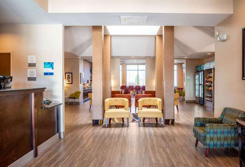 בית מלון כפרי Clarion Pointe Harrisonburg