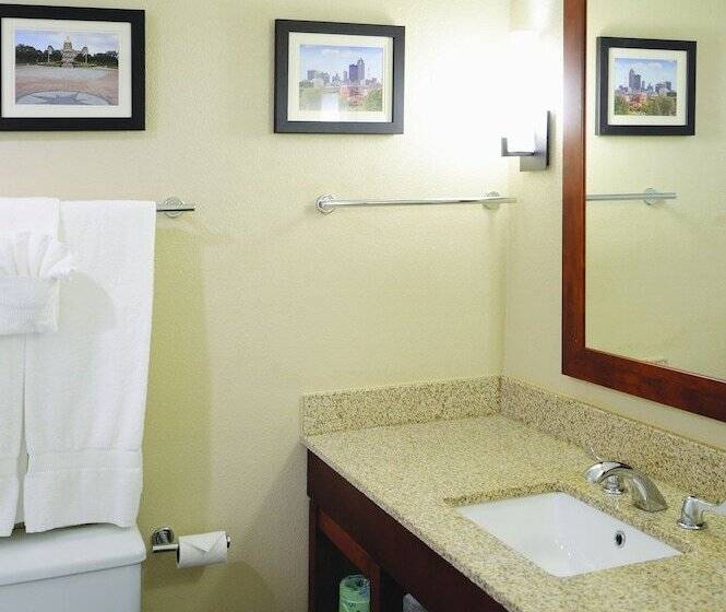 هتل Comfort Inn & Suites Event Center