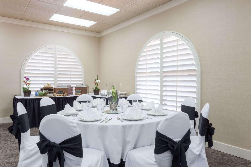 Days Inn By Wyndham San Diego Hotel Circle