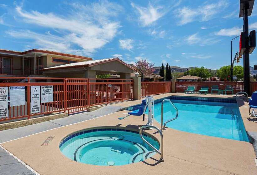 בית מלון כפרי Econo Lodge Hurricane Zion Park Area