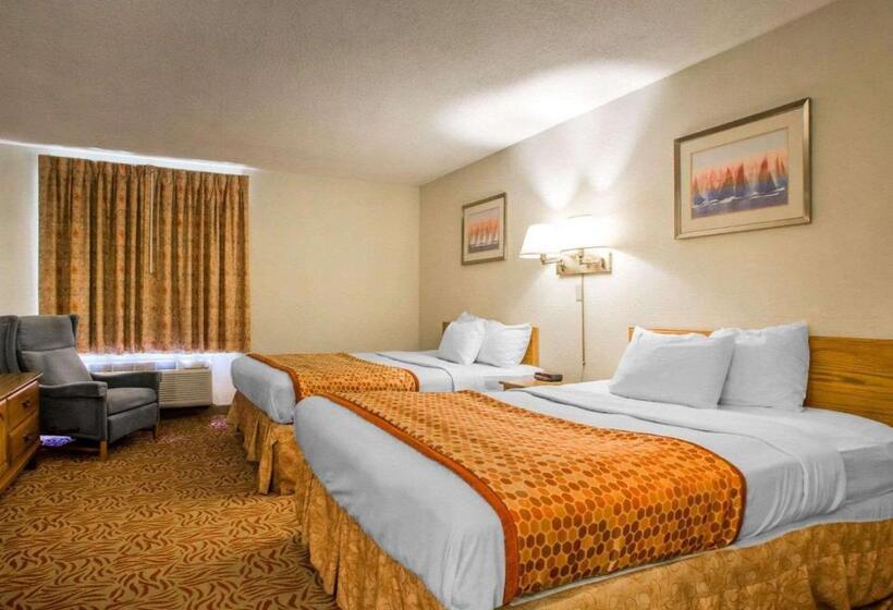 فندق Econo Lodge Inn & Suites