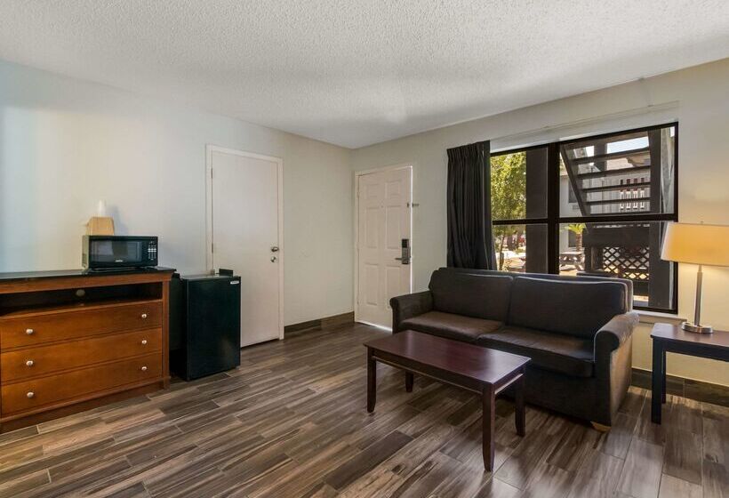 هتل Econo Lodge Inn & Suites Fulton  Rockport