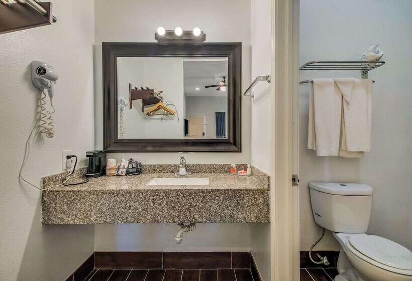 هتل Econo Lodge Inn & Suites Fulton  Rockport