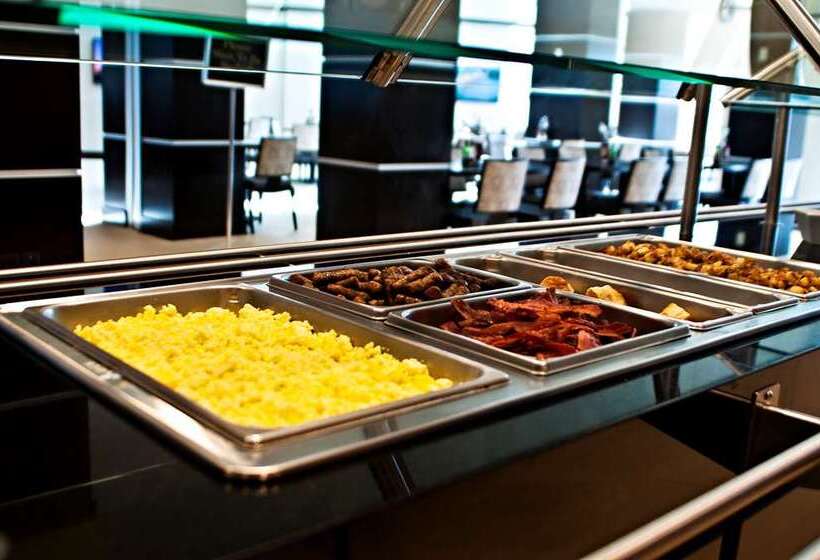 هتل Embassy Suites By Hilton St. Louis Airport