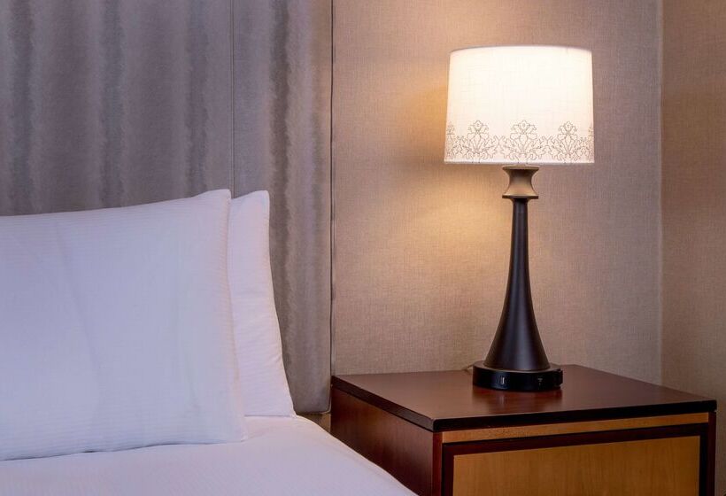 هتل Hilton Wilmington/christiana