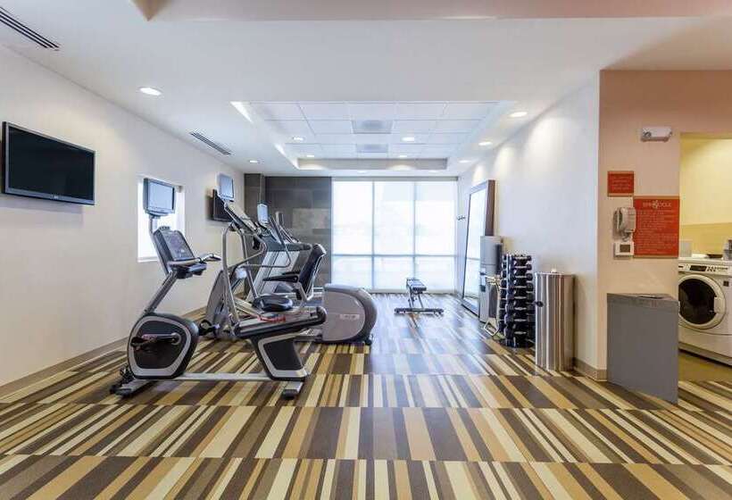 هتل Home2 Suites By Hilton Dover, De