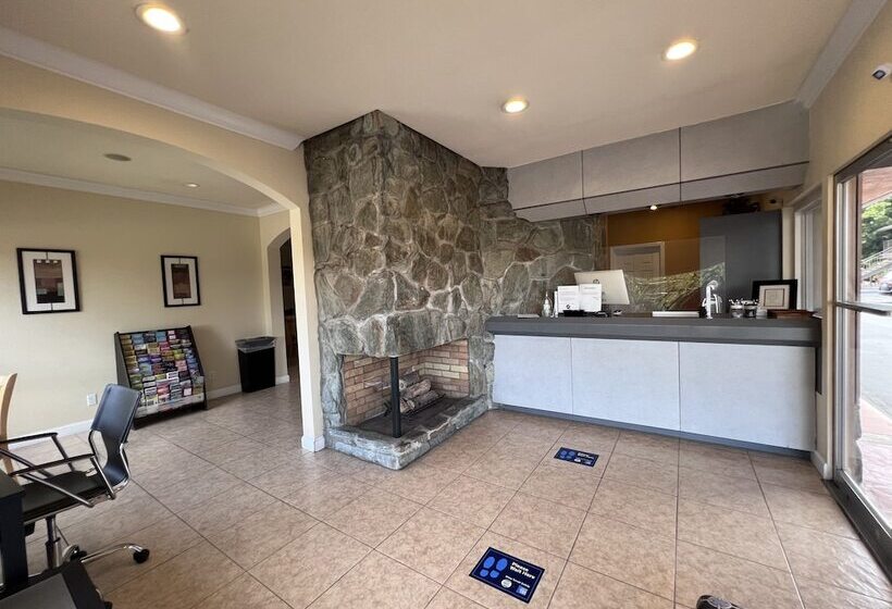 בית מלון כפרי Inn At San Luis Obispo