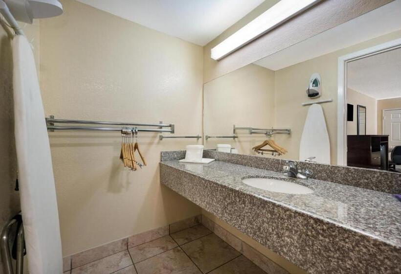 هتل Knights Inn College Station