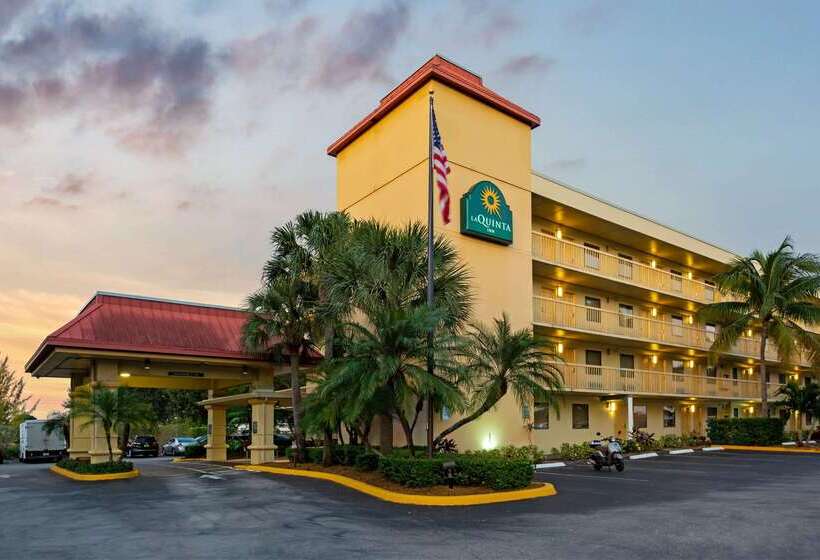 בית מלון כפרי La Quinta Inn By Wyndham West Palm Beach  Florida Turnpike
