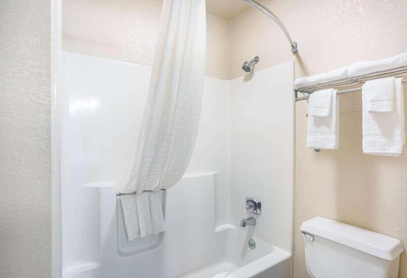هتل Quality Inn Cedar Rapids South