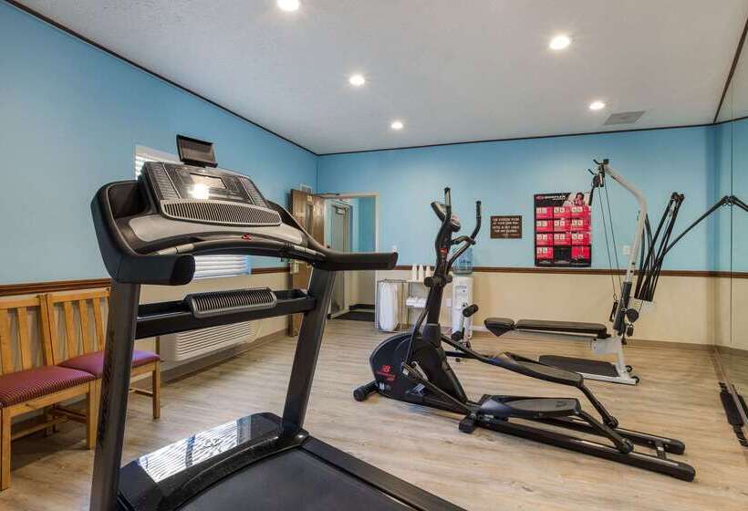 בית מלון כפרי Quality Inn Petoskey Harbor Springs