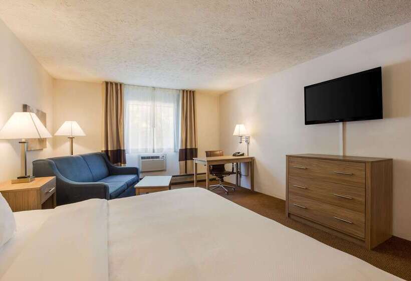 בית מלון כפרי Quality Inn Petoskey Harbor Springs
