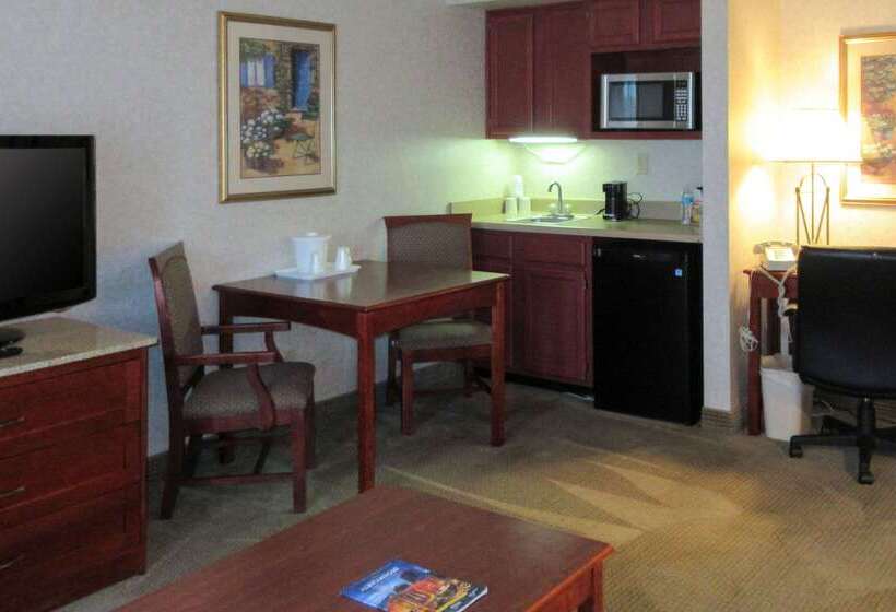 هتل Quality Inn & Suites Downtown   University Area