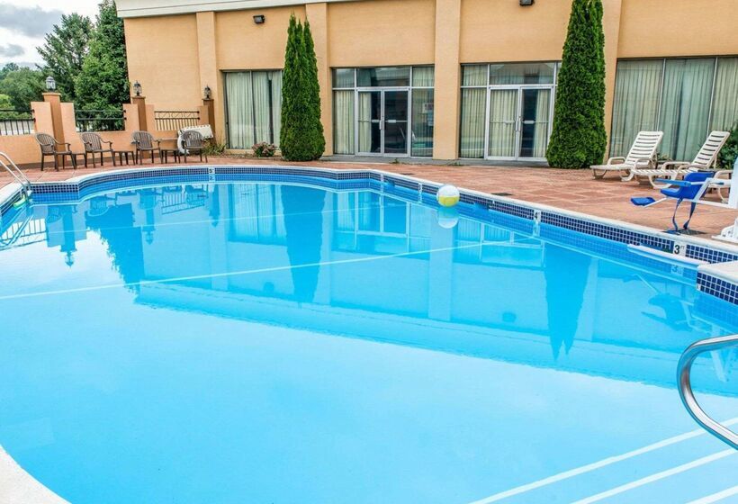 ホテル Quality Inn & Suites