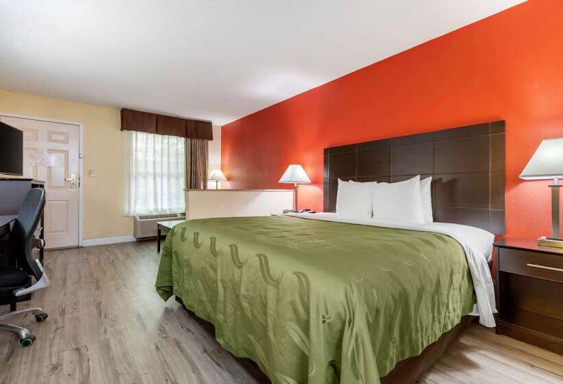 בית מלון כפרי Quality Inn & Suites