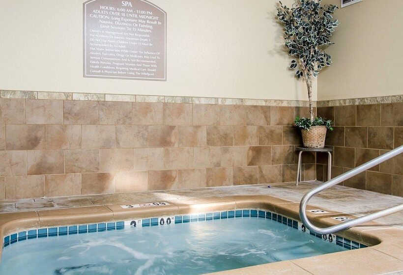 בית מלון כפרי Quality Inn & Suites