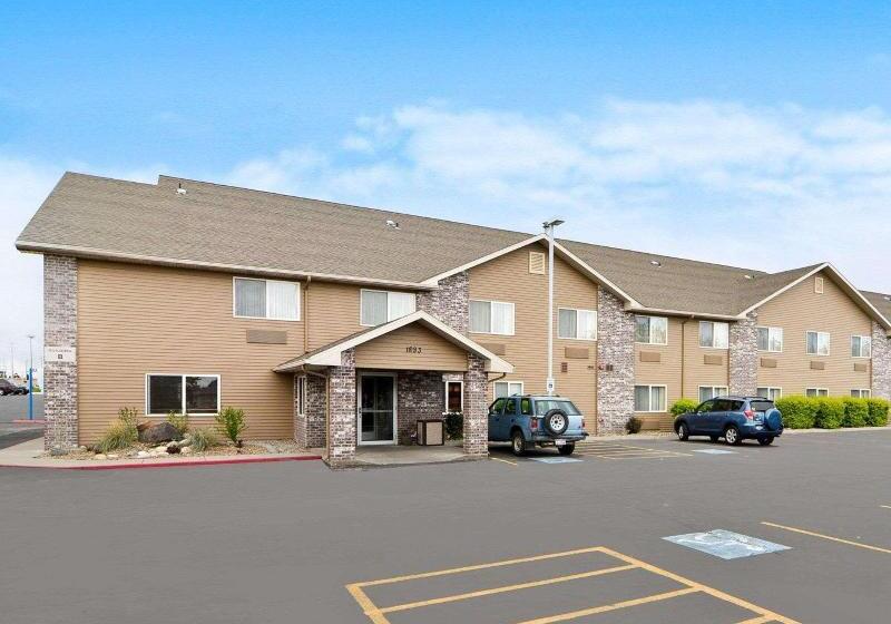 בית מלון כפרי Quality Inn & Suites