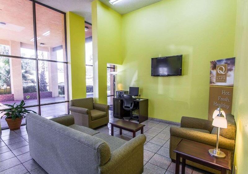 בית מלון כפרי Quality Inn Gainesville Near University