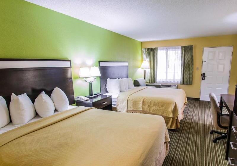 בית מלון כפרי Quality Inn Gainesville Near University