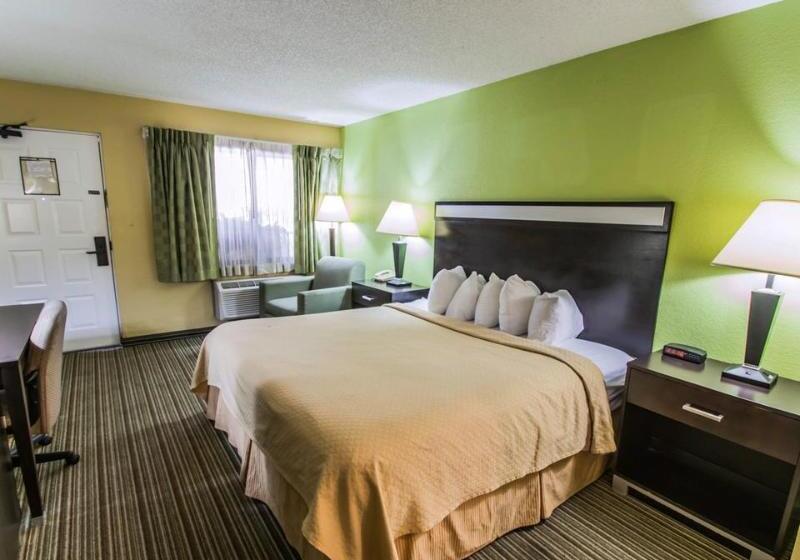 בית מלון כפרי Quality Inn Gainesville Near University