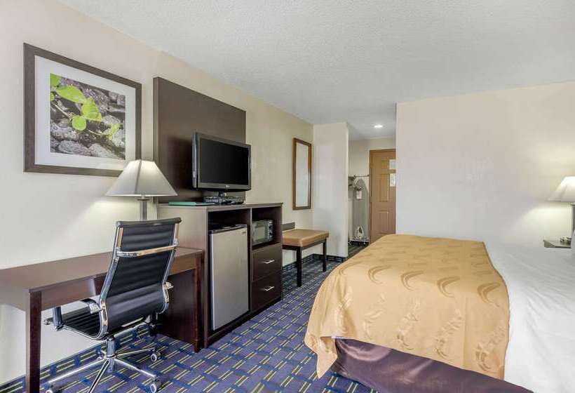 בית מלון כפרי Quality Inn Waynesboro   Skyline Drive