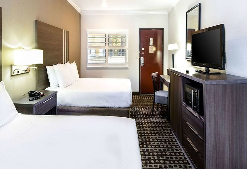 فندق Travelodge By Wyndham Commerce Los Angeles Area