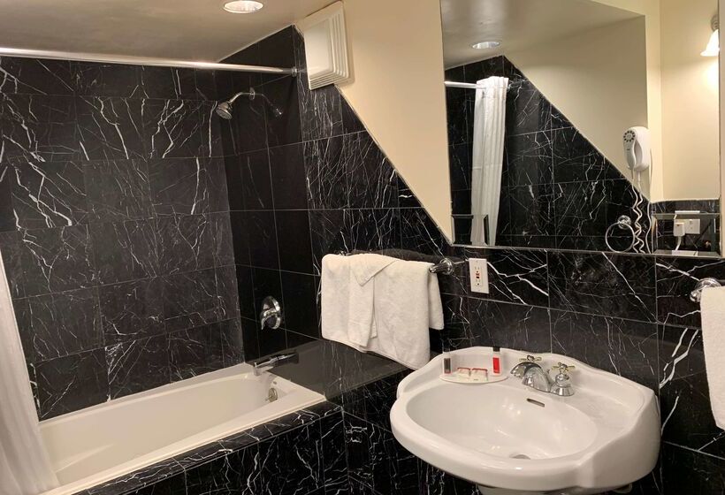 هتل Days Inn By Wyndham Las Vegas Airport Near The Strip