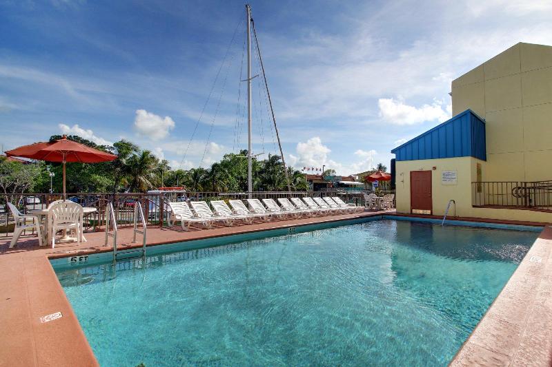 ホテル Waterside Suites & Marina