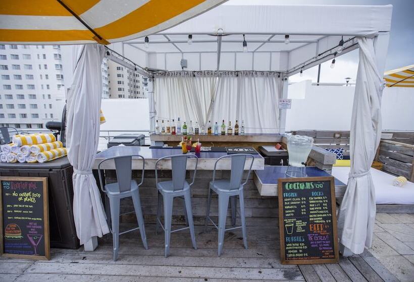 منتجع Catalina Hotel & Beach Club