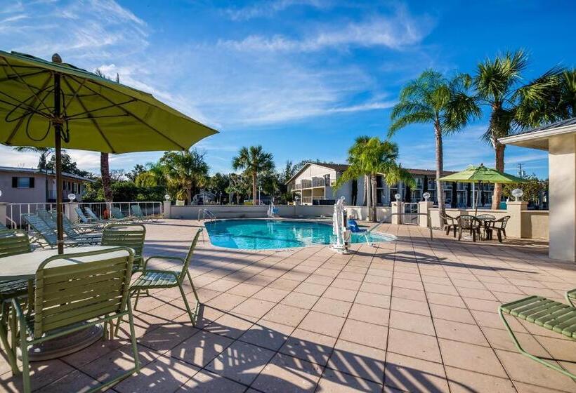 אתר נופש Paddletail Waterfront Lodge, Trademark Collection By Wyndham