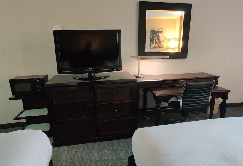 فندق Rodeway Inn