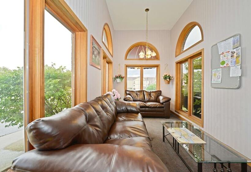 בית מלון כפרי Americas Best Value Inn Saint Ignace