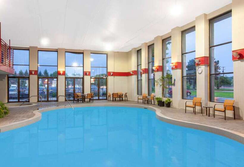 בית מלון כפרי Baymont By Wyndham Grand Haven