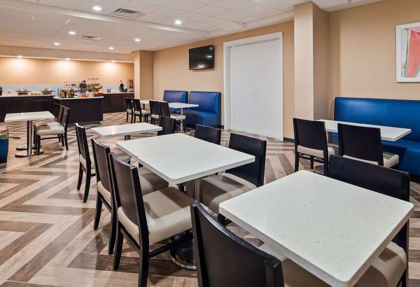 هتل Best Western Plus Landmark Inn