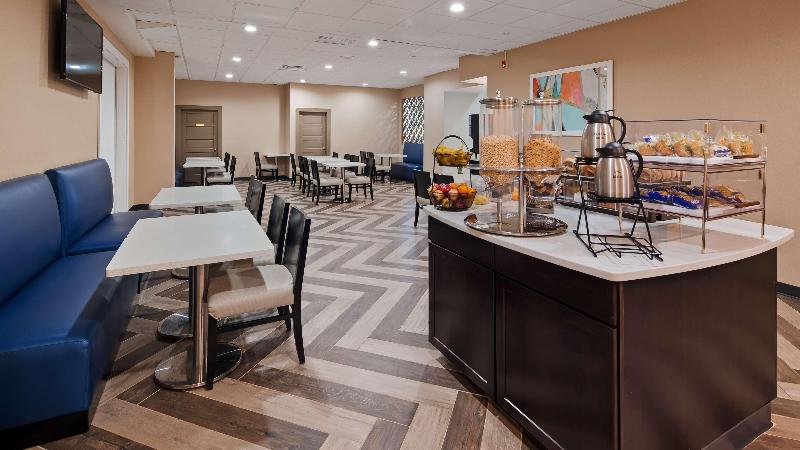 هتل Best Western Plus Landmark Inn