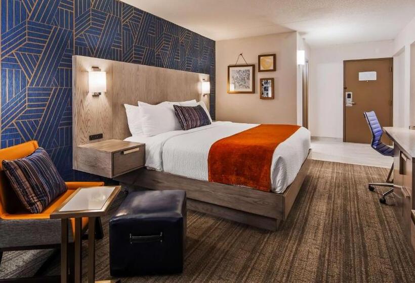 هتل Best Western Plus Landmark Inn