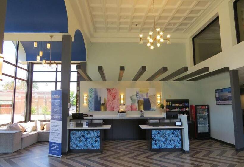 هتل Best Western Plus Landmark Inn