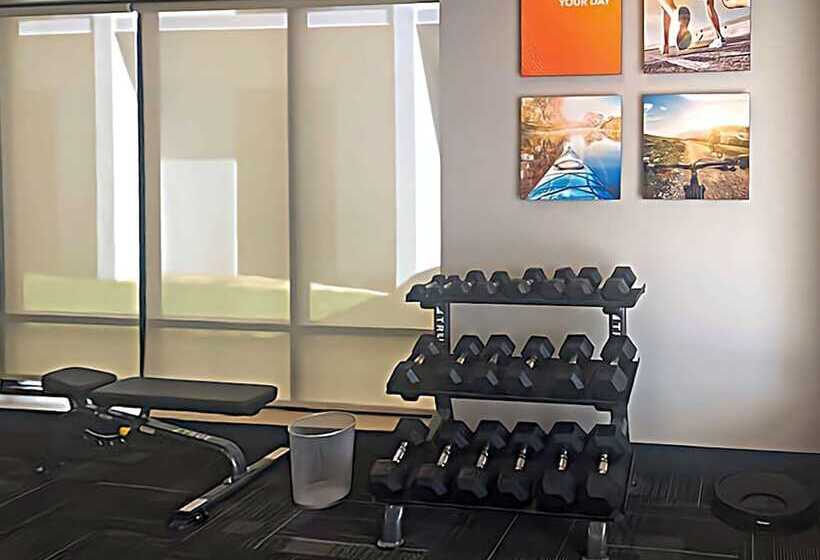 فندق Comfort Inn & Suites Buffalo Airport