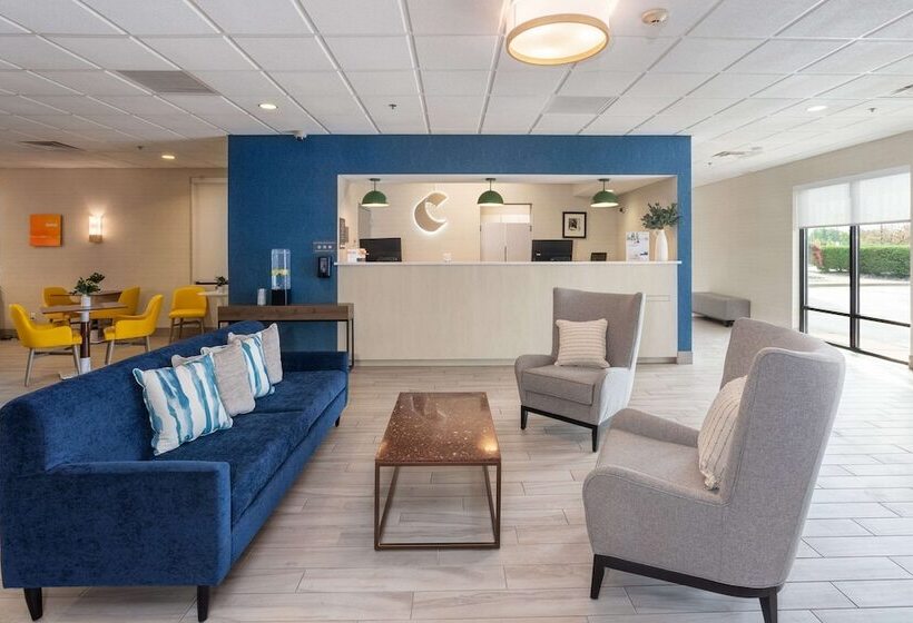 فندق Comfort Inn & Suites Buffalo Airport