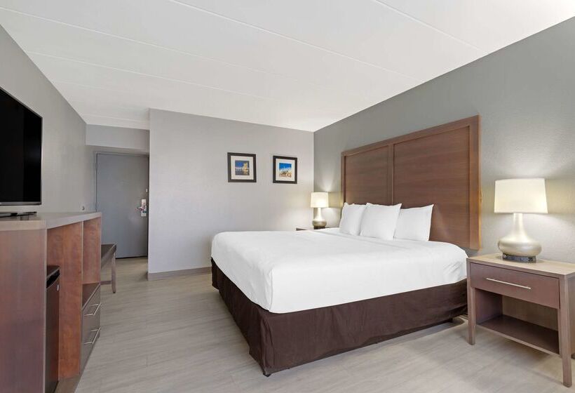 Clarion Hotel & Suites Bwi Airport North