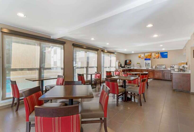 هتل Comfort Inn & Suites  Near Robins Air Force Base Main Gate